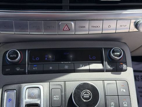 Used 2022 Hyundai Palisade Calligraphy w/ Winter Package FWD image 18