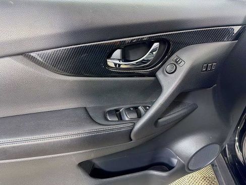 Certified 2018 Nissan Rogue SL image 15