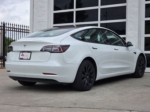 Used 2023 Tesla Model 3 Standard Range image 4