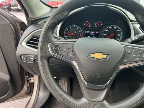 Used 2024 Chevrolet Malibu LT FWD image 18