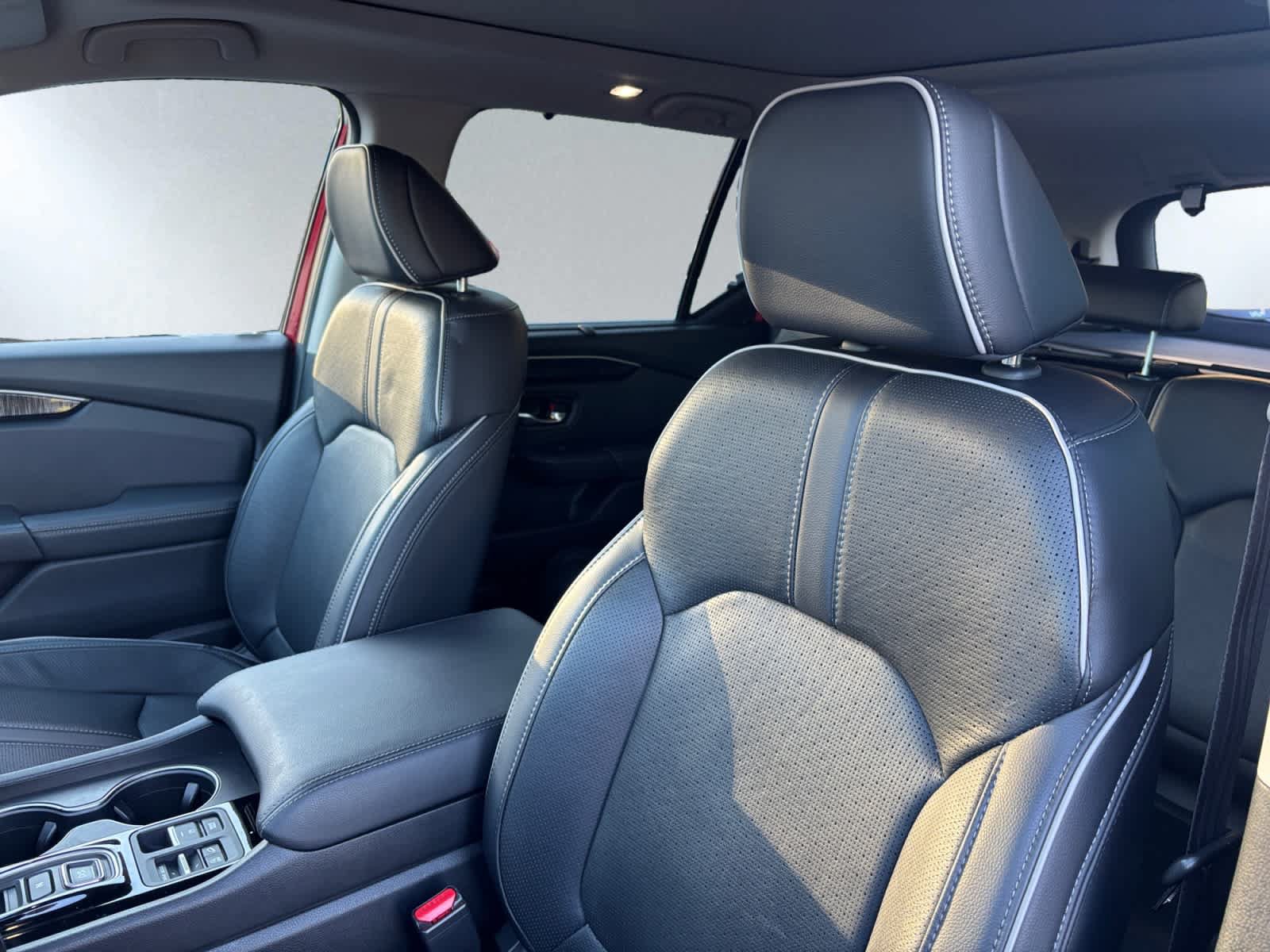 Used 2023 Honda Pilot Elite image 12