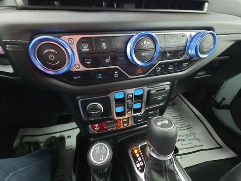 Used 2024 Jeep Wrangler Unlimited Rubicon 4xe image 19