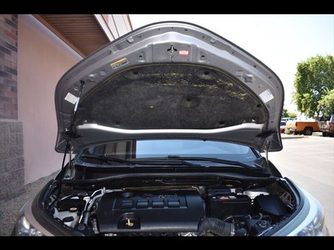 Used 2019 Toyota C-HR LE FWD image 38