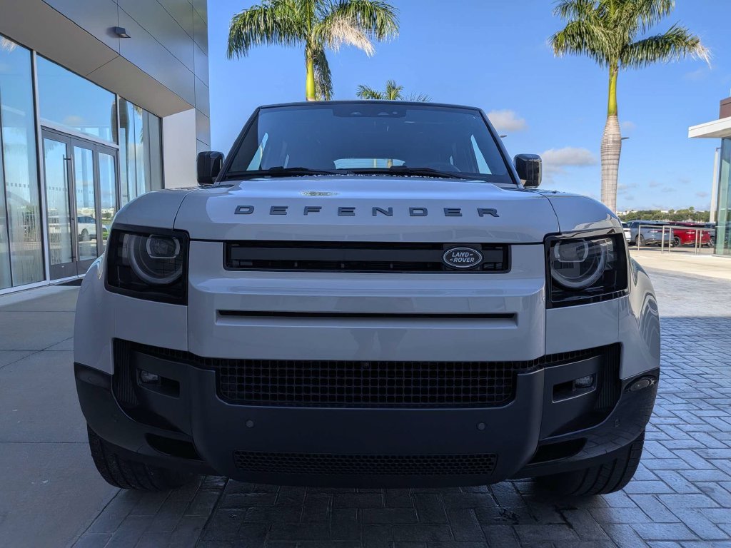 New 2026 Land Rover Defender 110 X-Dynamic SE AWD/4WD image 8