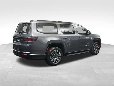 Used 2024 Jeep Wagoneer Series II w/ Flexible Seating Group RWD image 5