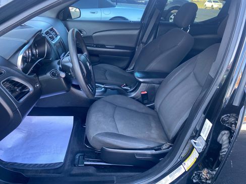 Used 2013 Dodge Avenger SE image 10