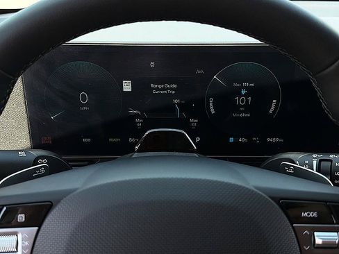 Certified 2025 Hyundai Ioniq 5 SE RWD image 12