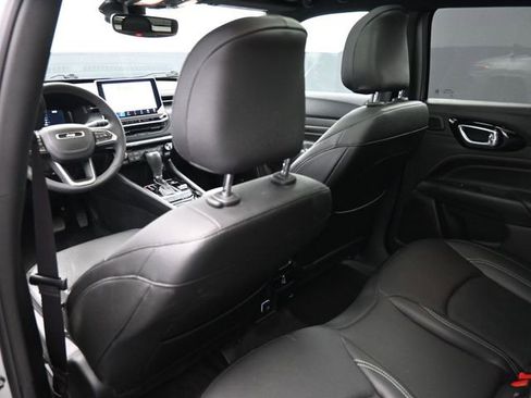 Used 2024 Jeep Compass Limited w/ High Altitude Package image 34