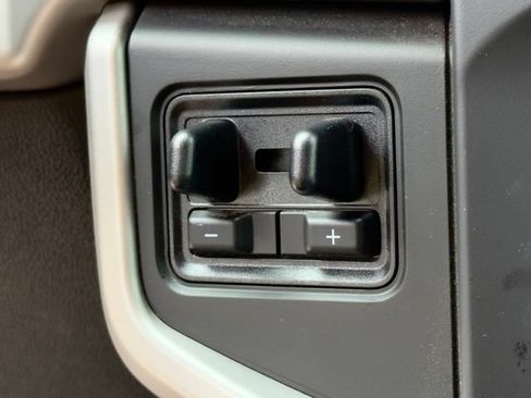 Used 2023 Ford Expedition XLT AWD/4WD image 21