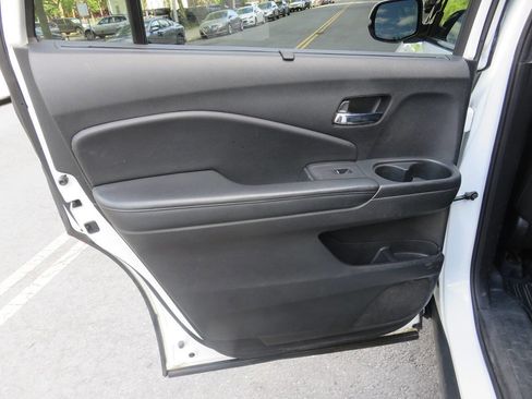 Used 2020 Honda Pilot Touring image 31