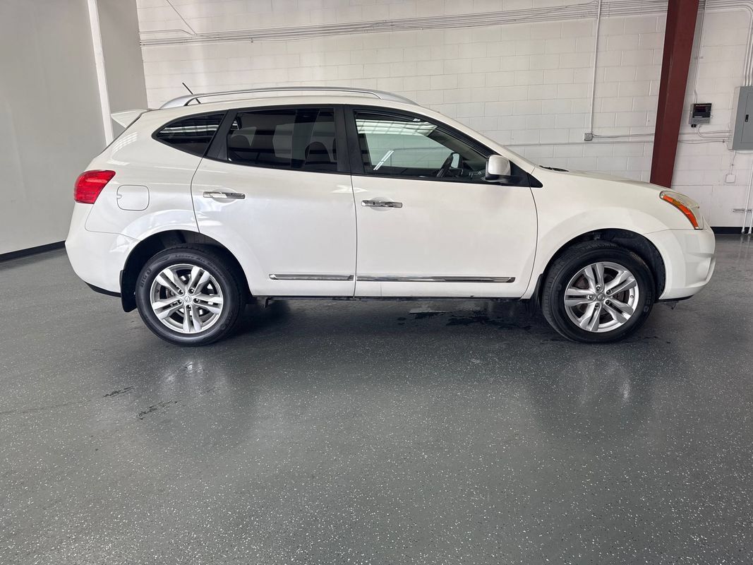 Used 2013 Nissan Rogue SV w/ Premium Pkg AWD/4WD image 3