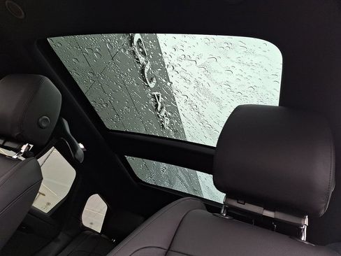 New 2026 Land Rover Range Rover Evoque Dynamic SE AWD/4WD image 10