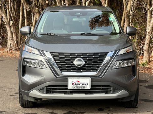 Used 2023 Nissan Rogue SV image 9