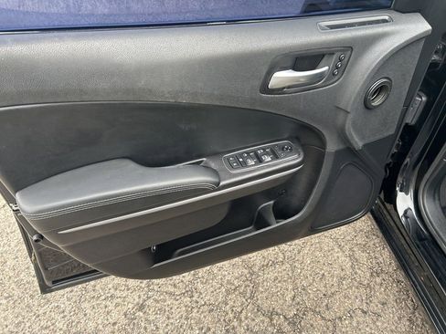 Used 2019 Dodge Charger SXT w/ Leather Interior Group image 12