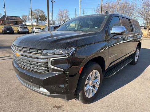 Used 2024 Chevrolet Suburban Premier image 8