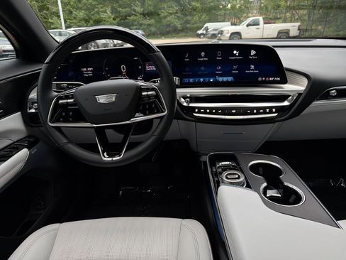 Used 2024 Cadillac Lyriq Luxury w/ LPO, Floor Liner Package AWD/4WD image 22
