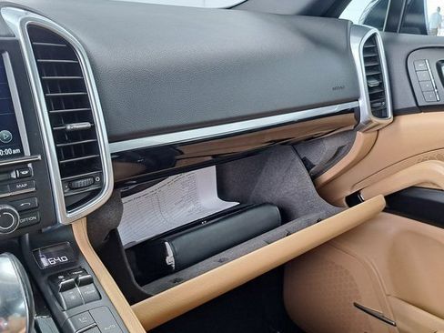Used 2016 Porsche Cayenne AWD/4WD image 20