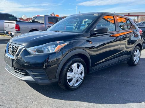 Used 2020 Nissan Kicks S image 4