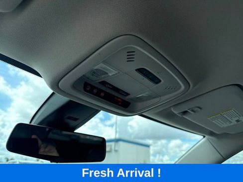 Used 2019 Chevrolet Traverse LT w/ LT Premium Package FWD image 10