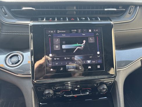 Used 2021 Jeep Grand Cherokee L Laredo AWD/4WD image 24