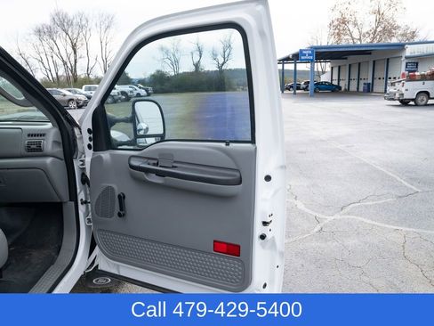 Used 2005 Ford F350 XL image 13