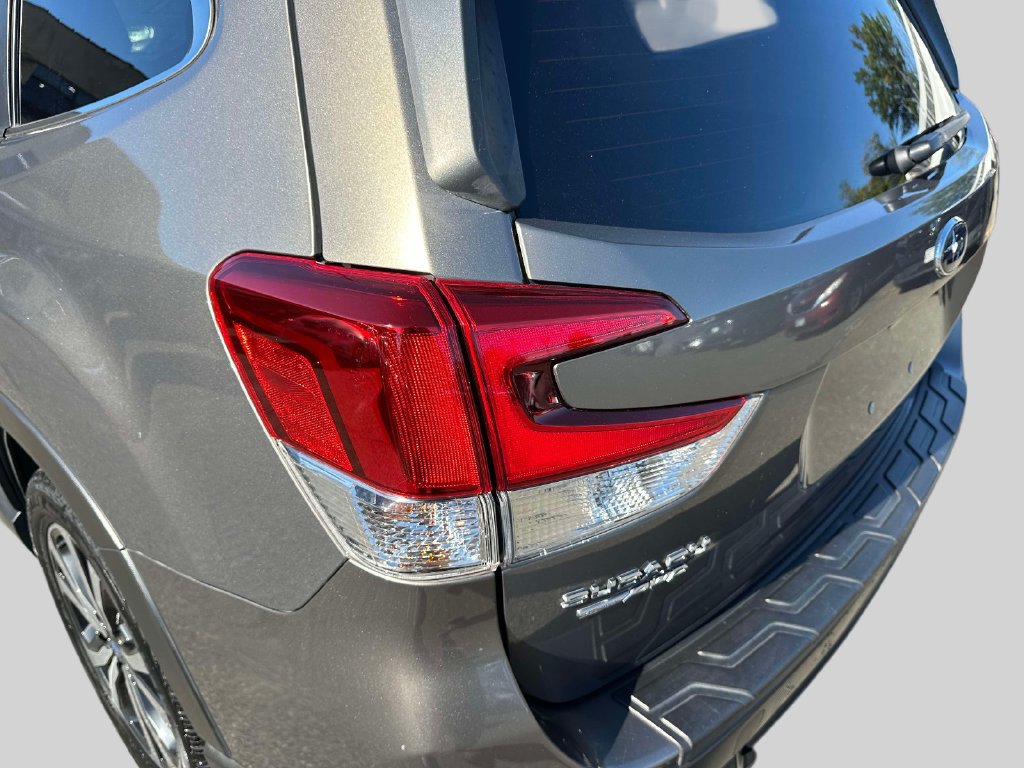 Used 2019 Subaru Forester Limited AWD/4WD image 8