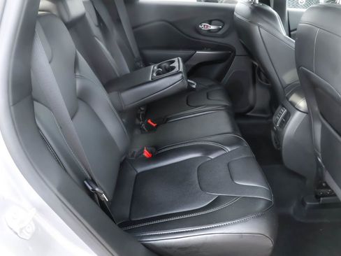 Used 2020 Jeep Cherokee Latitude Lux w/ Comfort/Convenience Group image 32