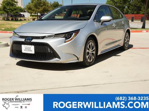 Used 2022 Toyota Corolla LE FWD image 1