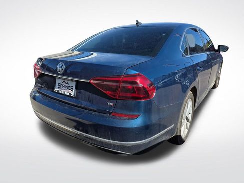 Used 2018 Volkswagen Passat 2.0T SE FWD image 6