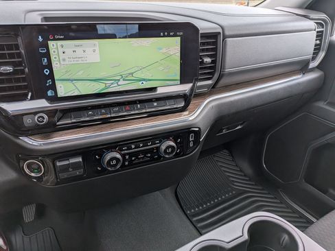 Used 2025 Chevrolet Silverado 1500 LT RWD image 23