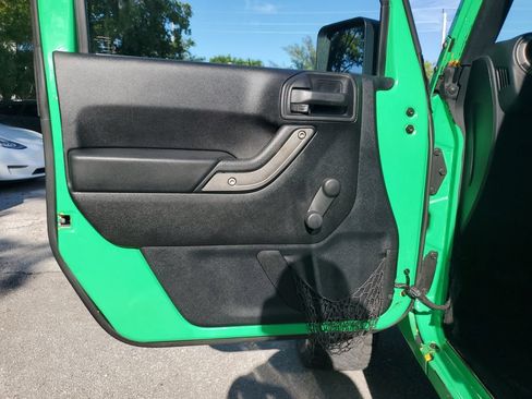 Used 2015 Jeep Wrangler Unlimited Sport w/ Connectivity Group AWD/4WD image 19