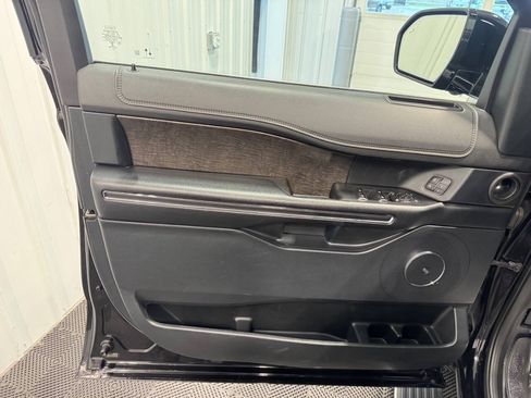 Used 2021 Ford Expedition Limited AWD/4WD image 6