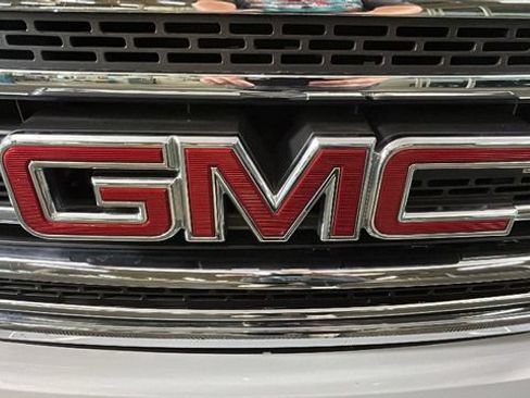 Used 2015 GMC Canyon SLE AWD/4WD image 8