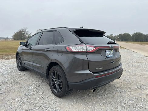 Used 2018 Ford Edge SEL w/ Equipment Group 201A image 3