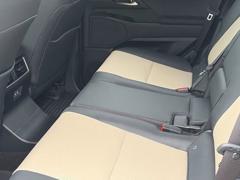Used 2025 Lexus GX 550 AWD/4WD image 9