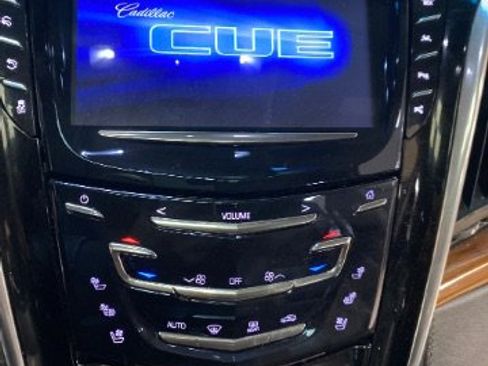 Used 2018 Cadillac Escalade ESV Luxury image 33