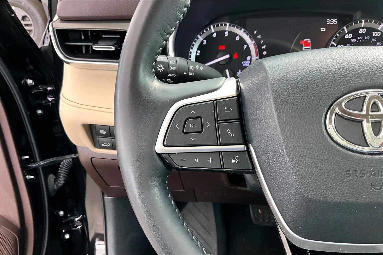 Used 2022 Toyota Highlander Limited AWD/4WD image 23