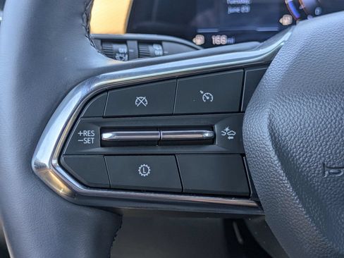 Used 2026 Chevrolet Equinox ACTIV w/ Convenience Package III FWD image 26
