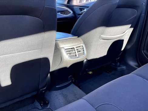 Used 2024 Chevrolet Malibu LT image 34