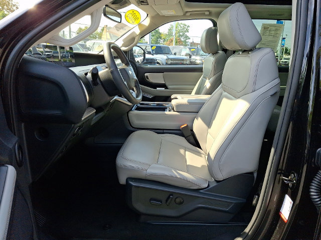 Certified 2025 Ford Expedition Active AWD/4WD image 16
