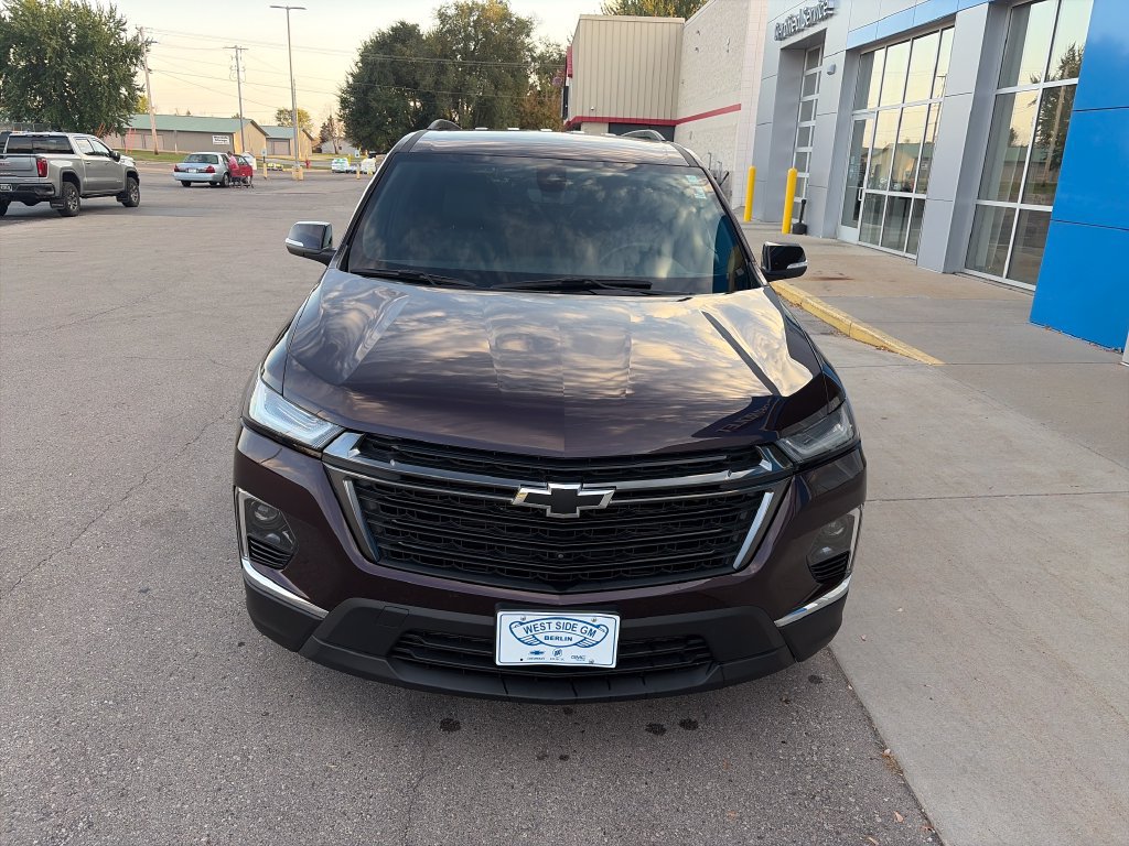 Used 2023 Chevrolet Traverse LT w/ LT Premium Package AWD/4WD image 7