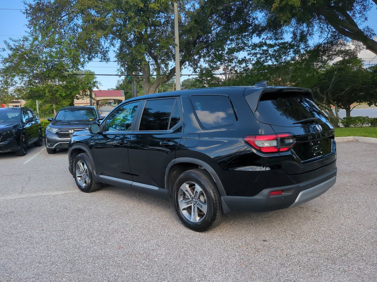 Used 2024 Honda Pilot EX-L image 5