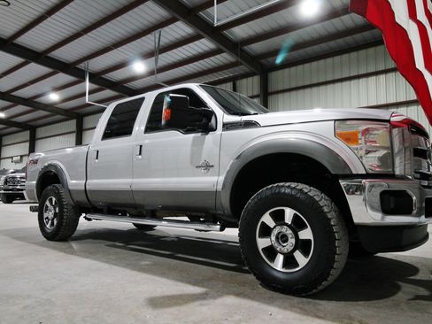 Used 2013 Ford F250 Lariat w/ FX4 Off Road Pkg AWD/4WD image 16
