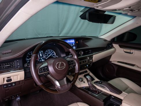 Used 2017 Lexus ES 350 w/ Luxury Package FWD image 20
