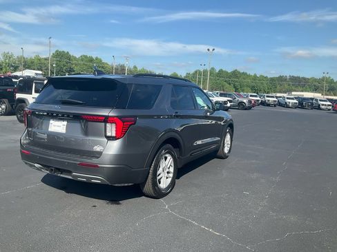 New 2026 Ford Explorer Active w/ Active Comfort Package RWD image 5