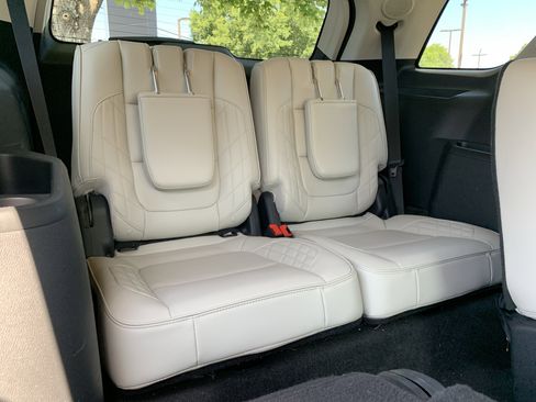 Used 2017 Ford Explorer Platinum AWD/4WD image 33