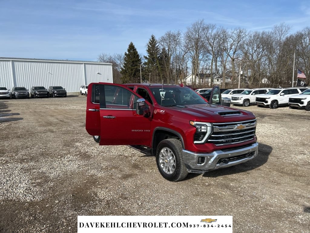Used 2025 Chevrolet Silverado 2500 LTZ w/ LTZ Plus Package AWD/4WD image 30