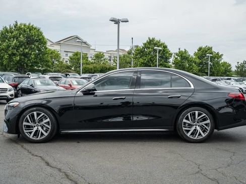 Used 2024 Mercedes-Benz E 350 4MATIC Sedan image 4