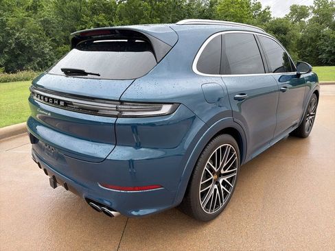 Used 2024 Porsche Cayenne S AWD/4WD image 5