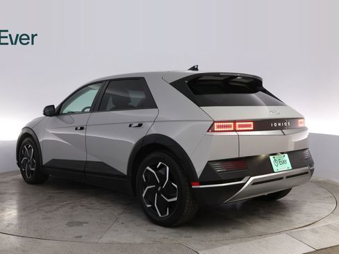 Used 2024 Hyundai Ioniq 5 SEL image 17